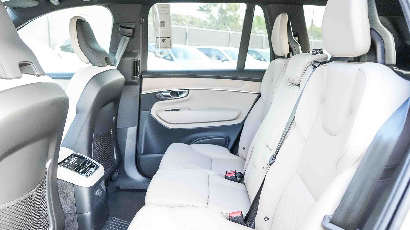 New 2026 Volvo XC90 T8 Plus w/ Protection Package Premier AWD/4WD image 21
