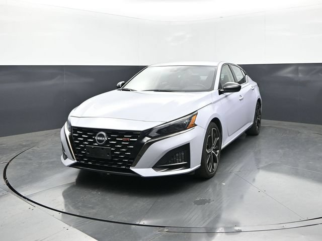 Used 2025 Nissan Altima 2.5 SR FWD image 4