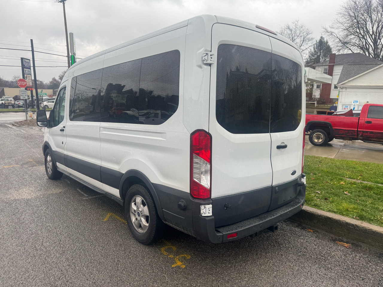 Used 2017 Ford Transit 350 XLT RWD image 3