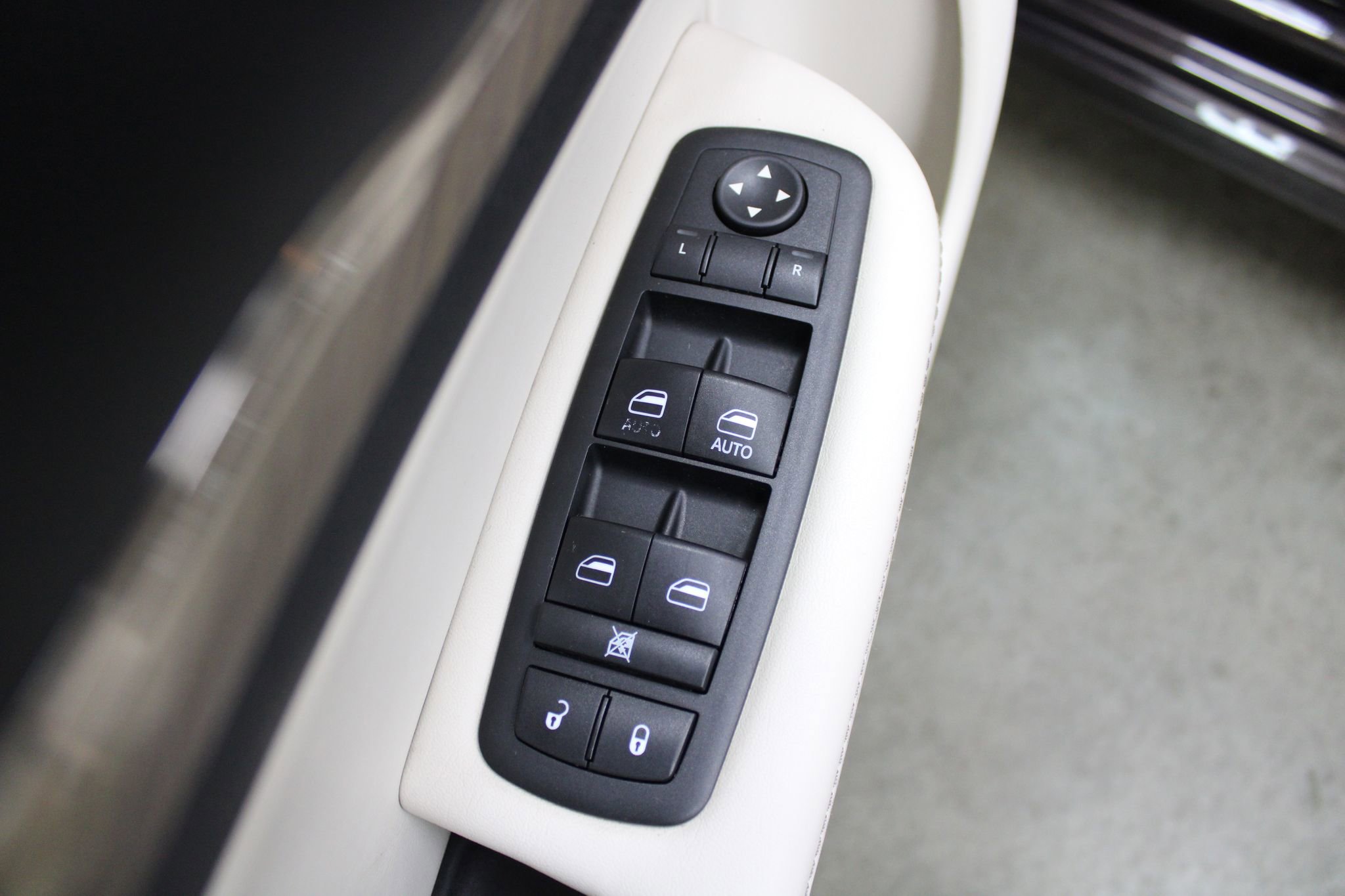 Used 2015 Chrysler 200 C w/ Navigation & Sound Group I AWD/4WD image 41