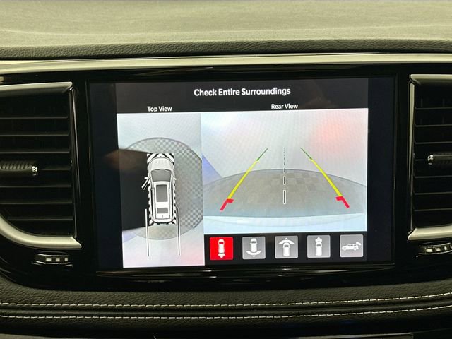 Used 2024 Chrysler Pacifica Premium image 14