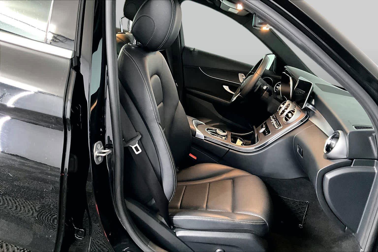 Used 2021 Mercedes-Benz C 300 4MATIC Sedan image 8