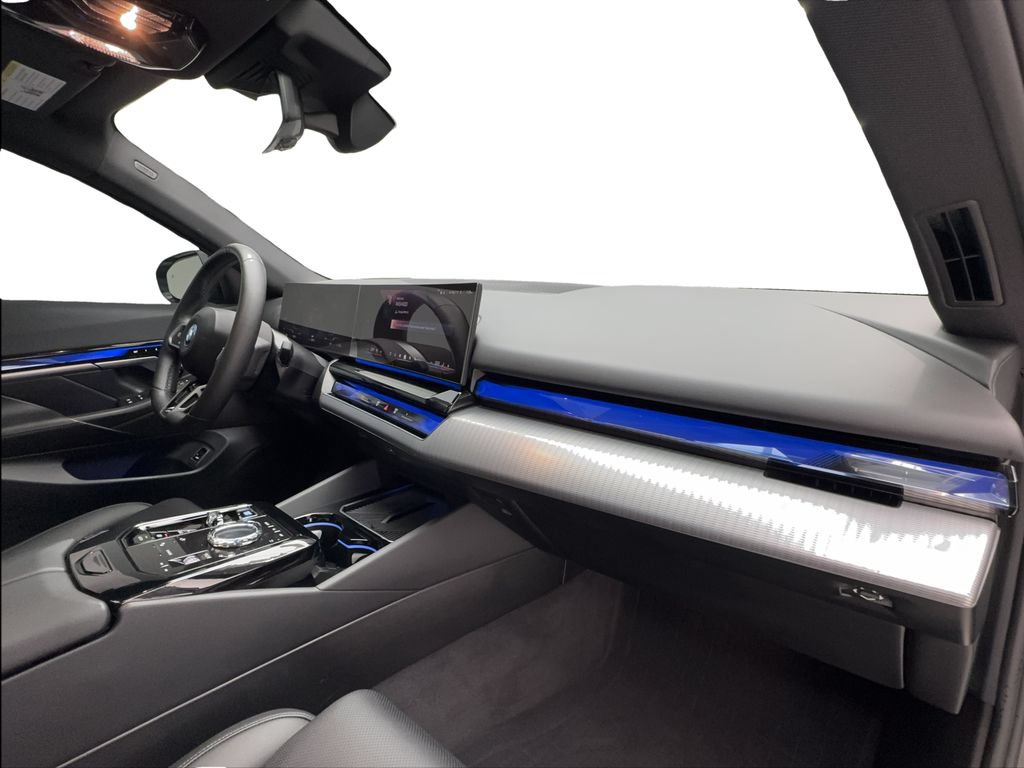 Used 2024 BMW i5 eDrive40i w/ Executive Package RWD image 30