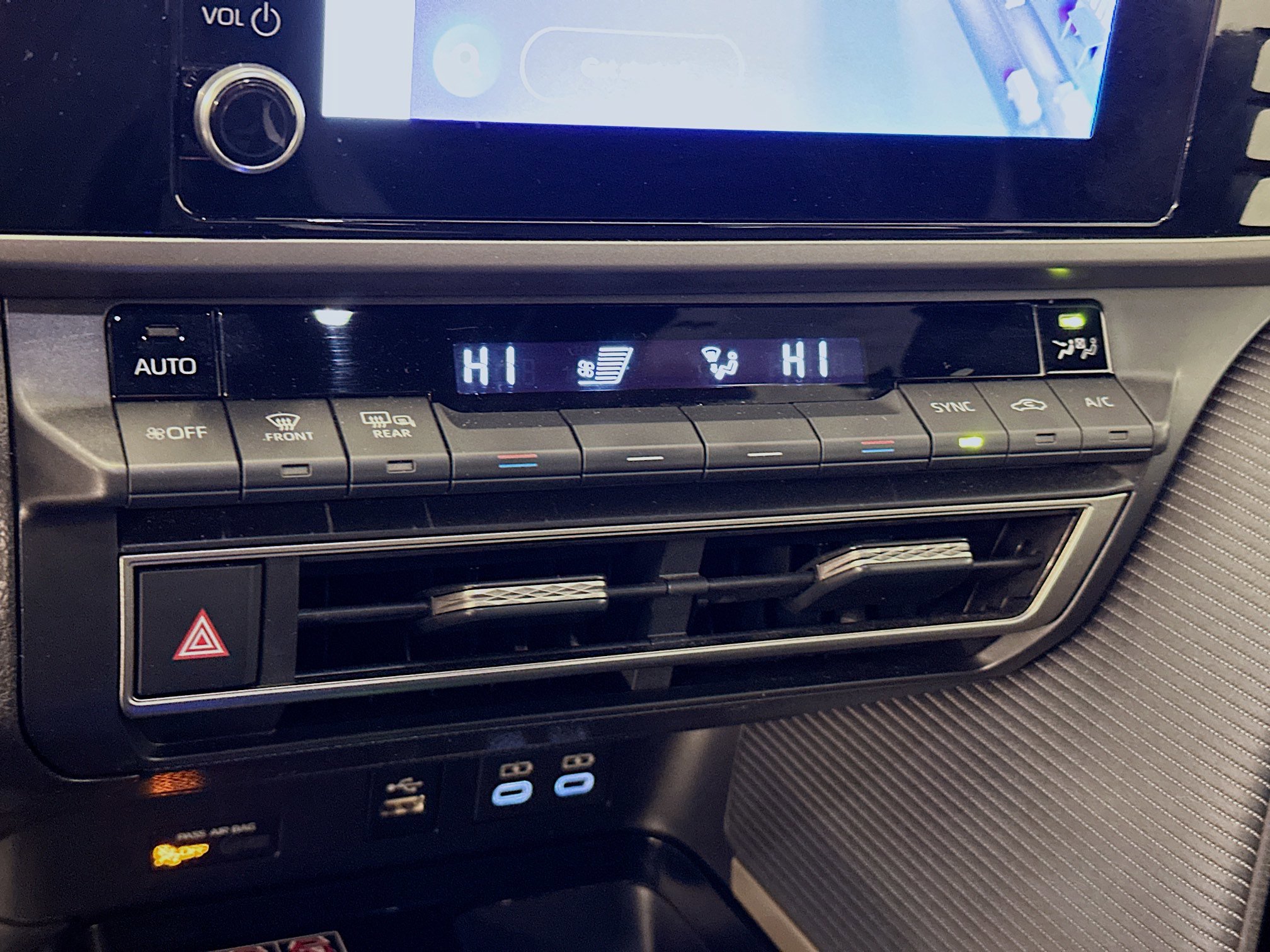 Used 2025 Toyota Camry SE FWD image 24