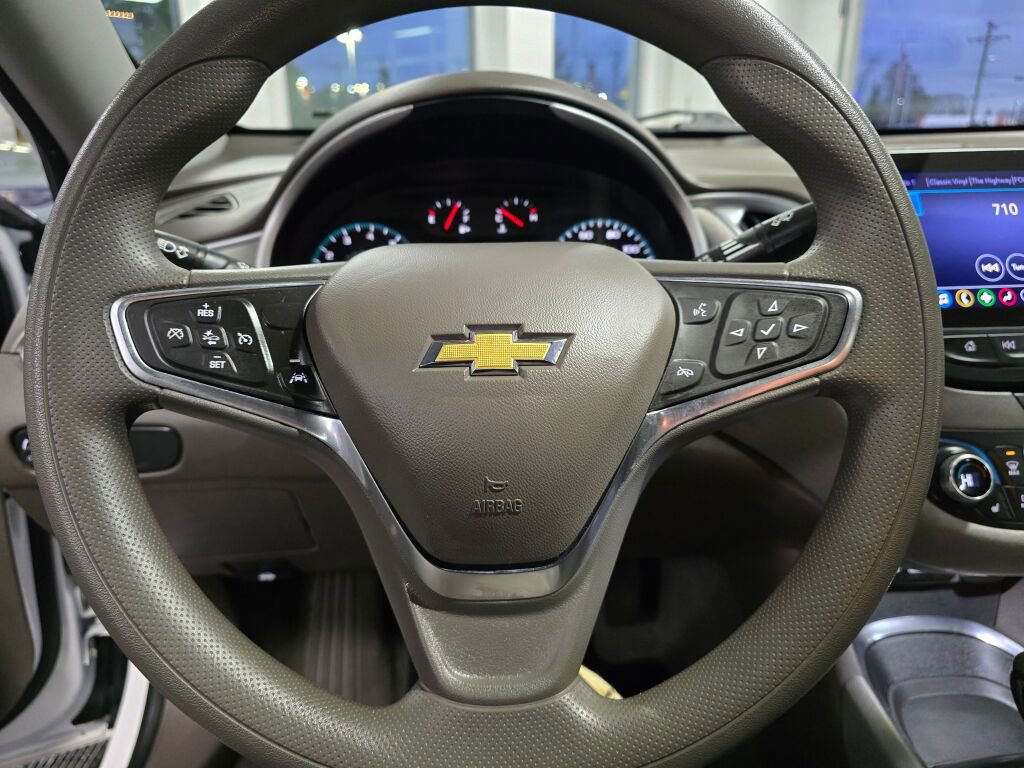 Used 2024 Chevrolet Malibu LT image 28