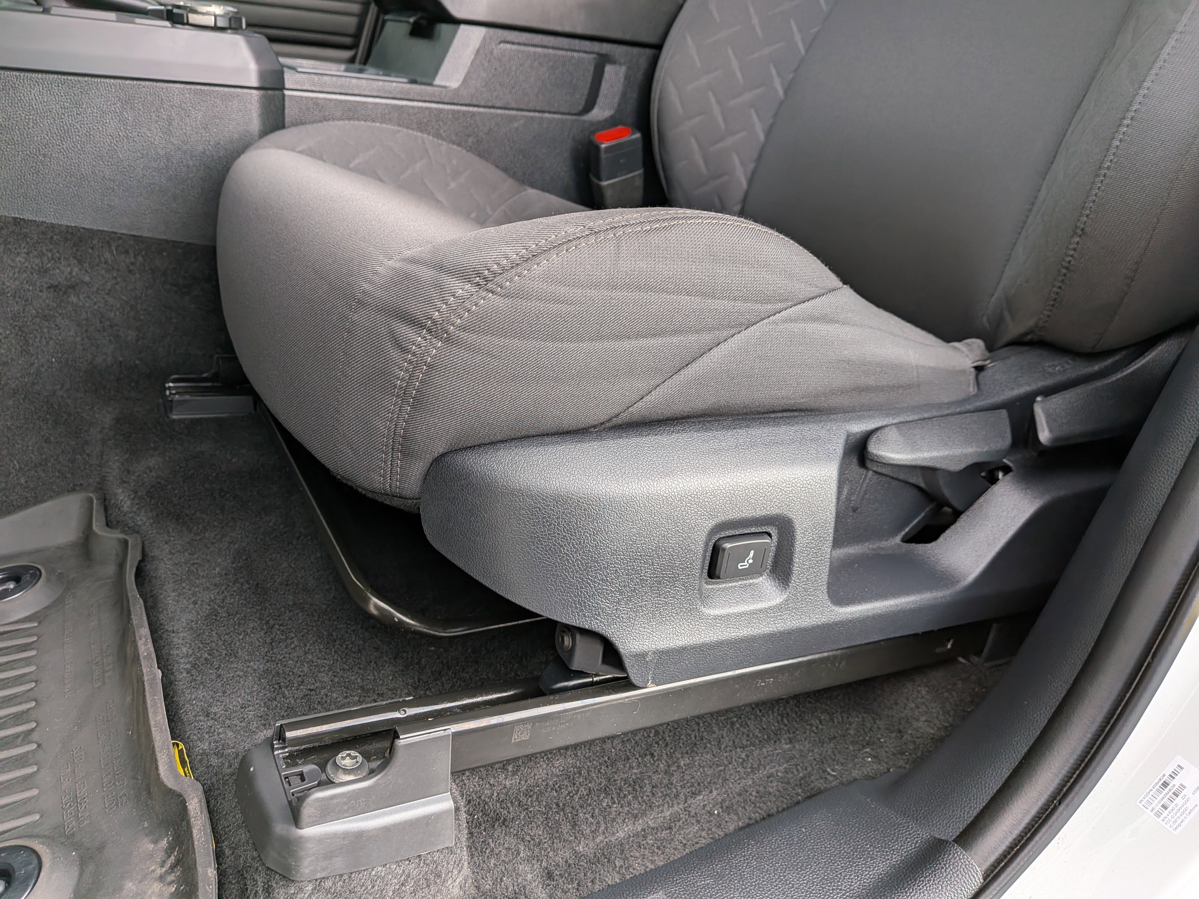 Used 2025 Toyota Tacoma SR image 14