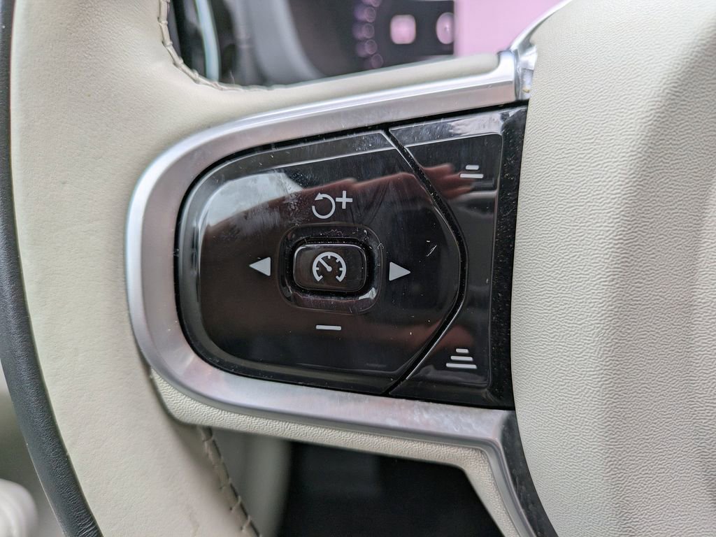 Used 2023 Volvo XC60 B5 Ultimate w/ Climate Package AWD/4WD image 26