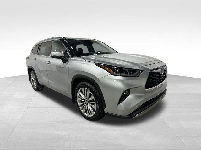 Used 2021 Toyota Highlander Platinum image 3