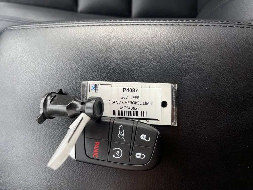 Used 2021 Jeep Grand Cherokee Limited RWD image 36