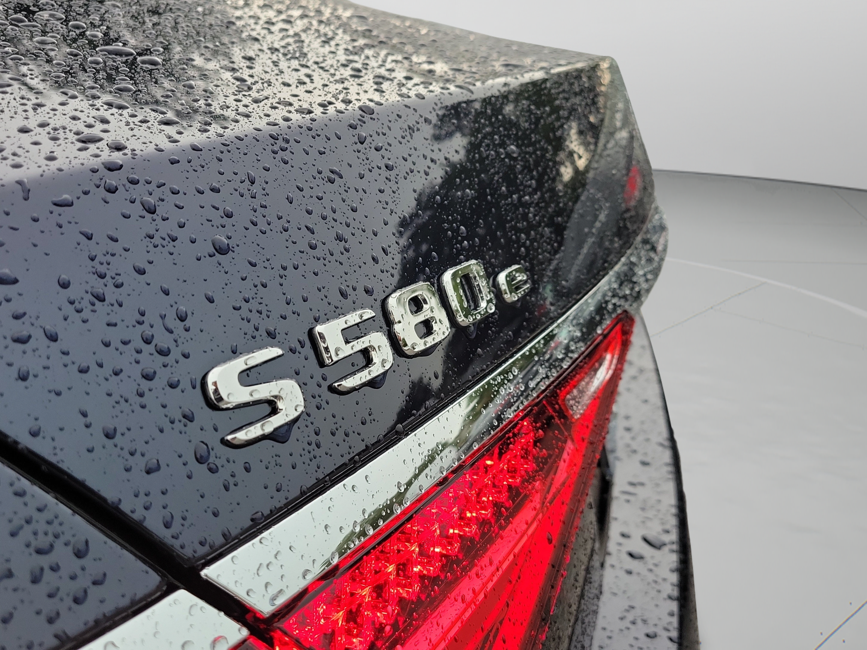 New 2026 Mercedes-Benz S 580e 4MATIC Sedan image 31