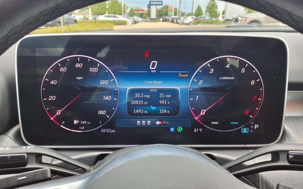 Used 2025 Mercedes-Benz C 300 Sedan image 32