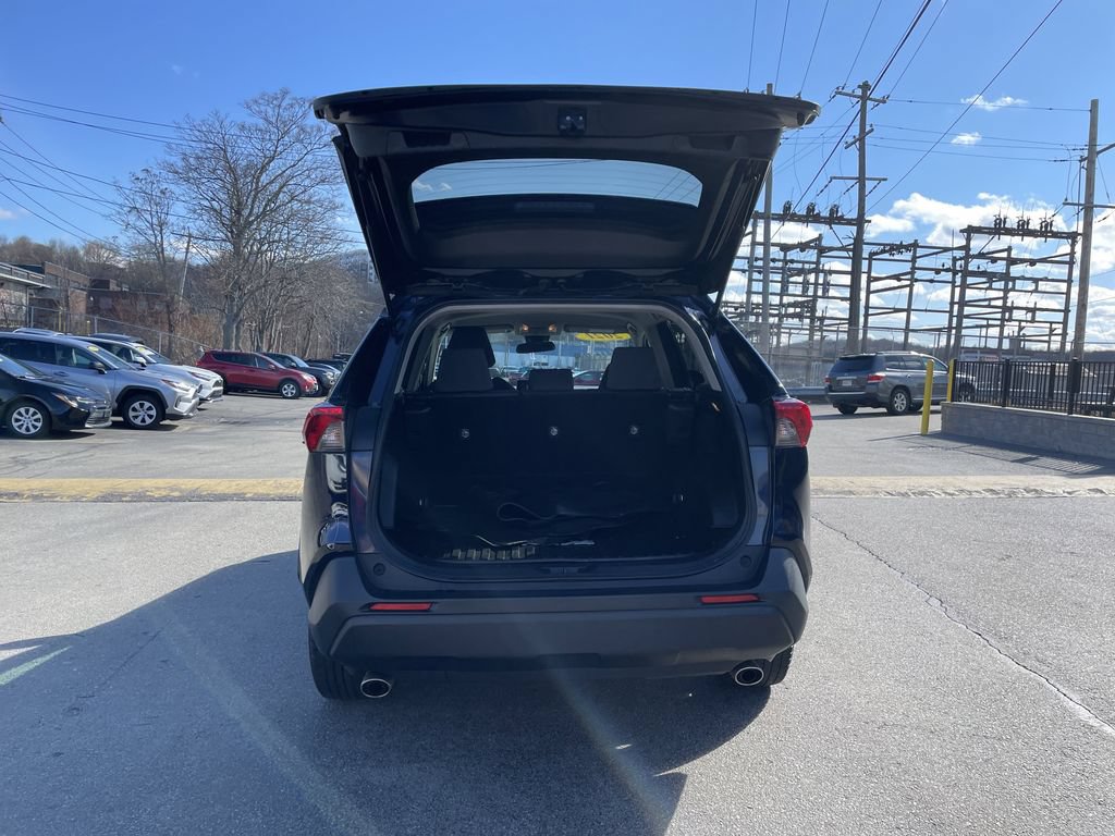 Used 2021 Toyota RAV4 XLE AWD/4WD image 13