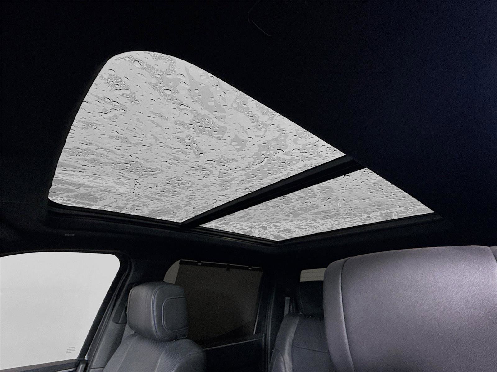 Used 2024 Toyota Tundra Platinum AWD/4WD image 18