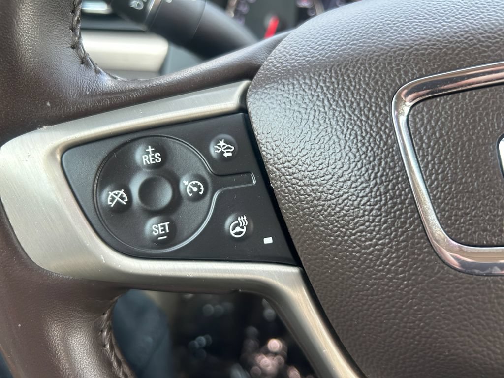 Used 2019 GMC Acadia Denali w/ Technology Package AWD/4WD image 26