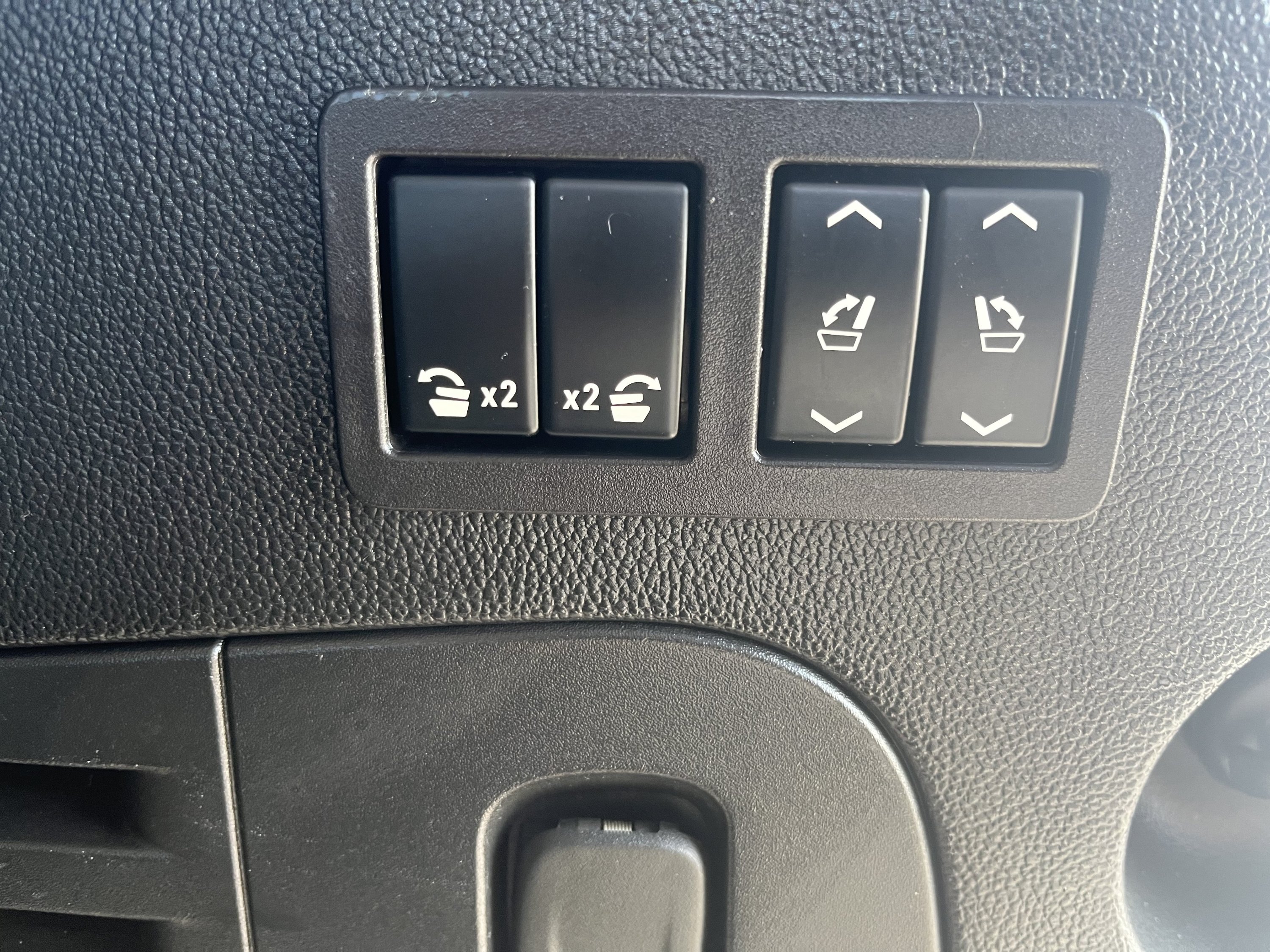 Used 2019 Chevrolet Suburban Premier AWD/4WD image 13