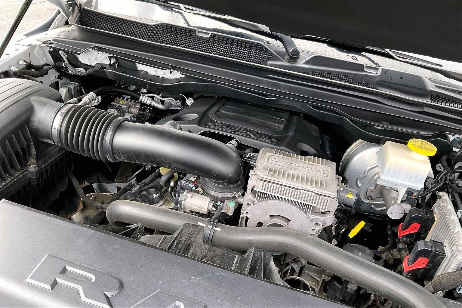 Used 2022 RAM 1500 Laramie w/ Off Road Group AWD/4WD image 31