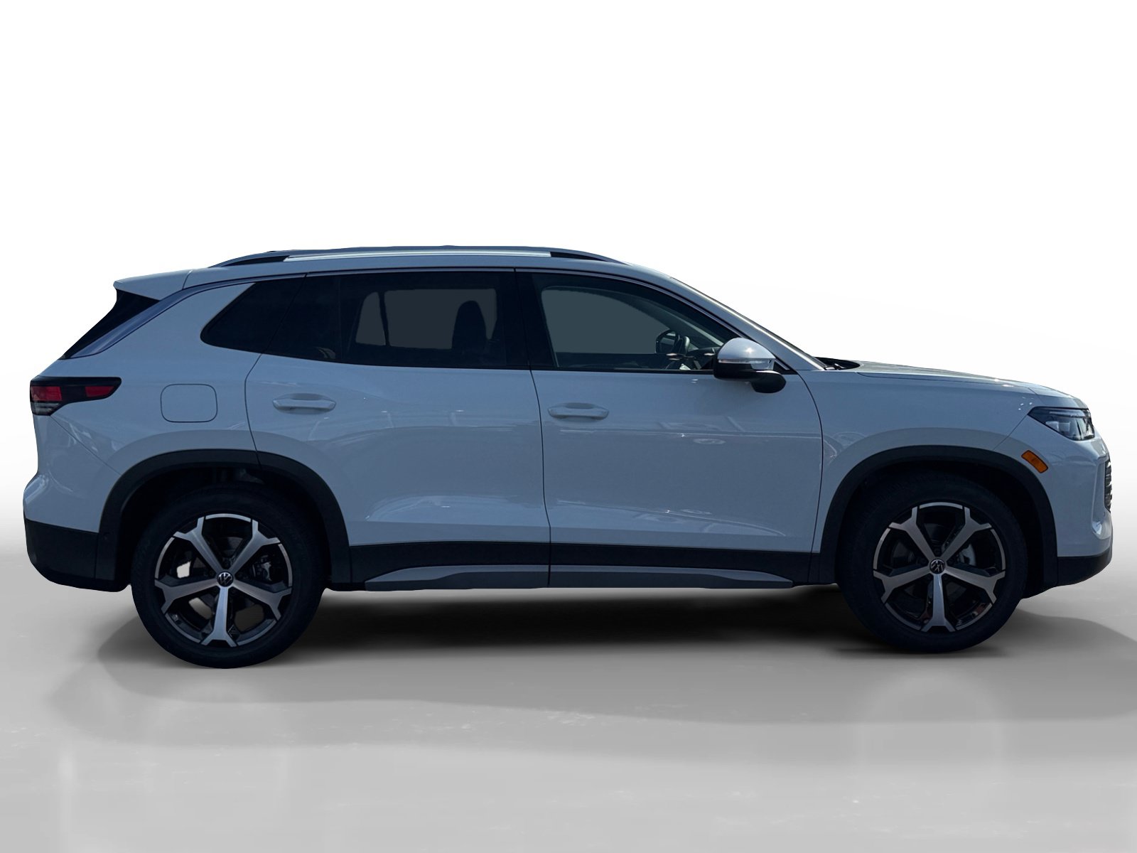 New 2026 Volkswagen Tiguan SE FWD image 6