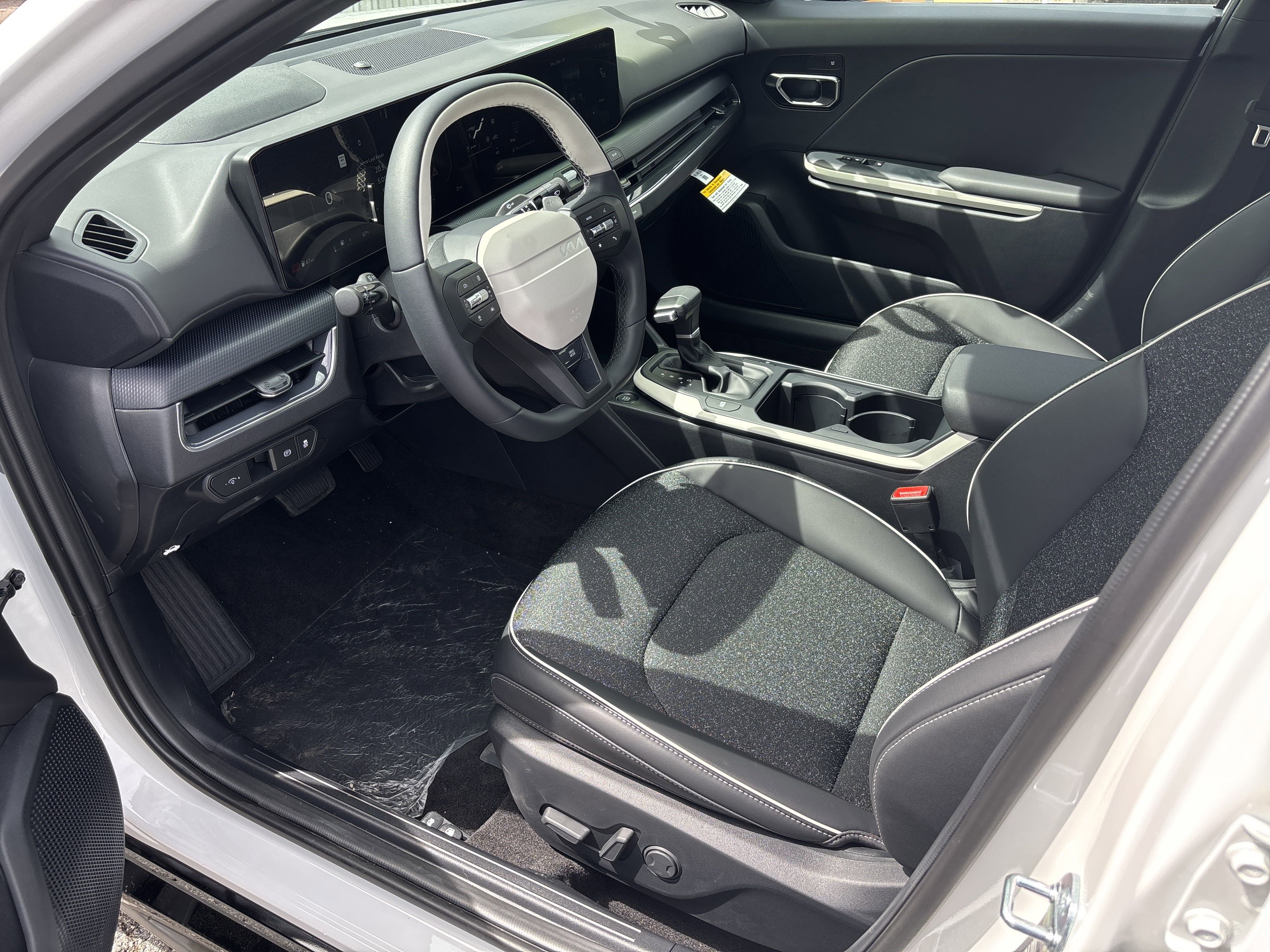 New 2025 Kia K4 GT-Line image 10