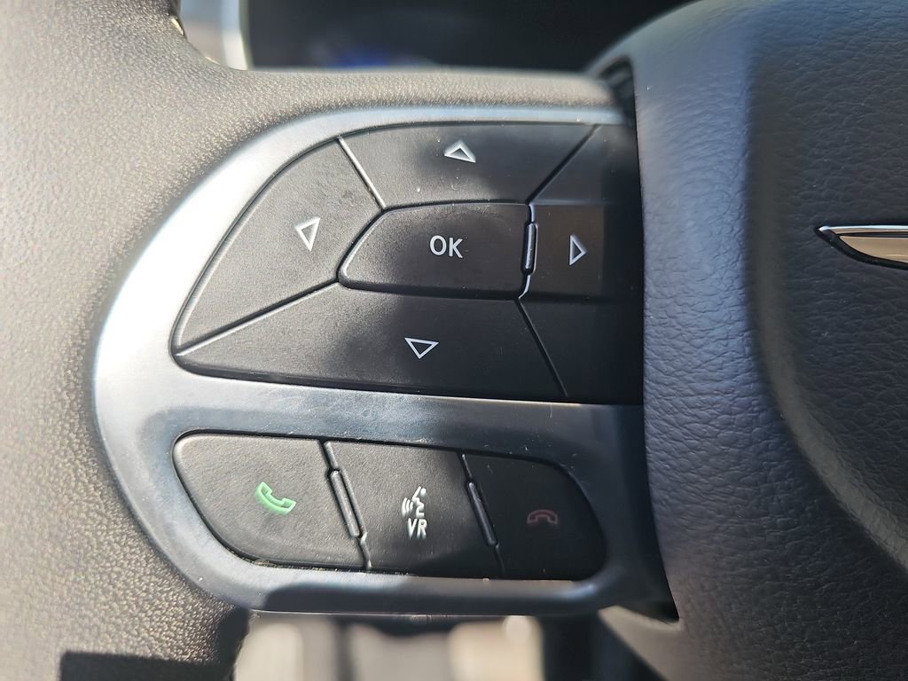 Certified 2024 Chrysler Pacifica Touring-L FWD image 21