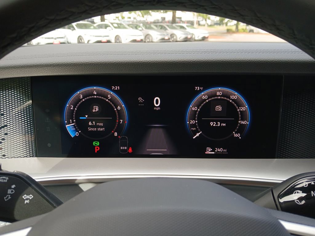 New 2025 Volkswagen Tiguan SE R-Line image 15