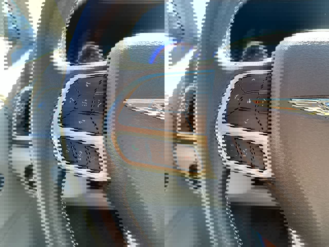 Used 2018 Chrysler Pacifica Touring-L image 29