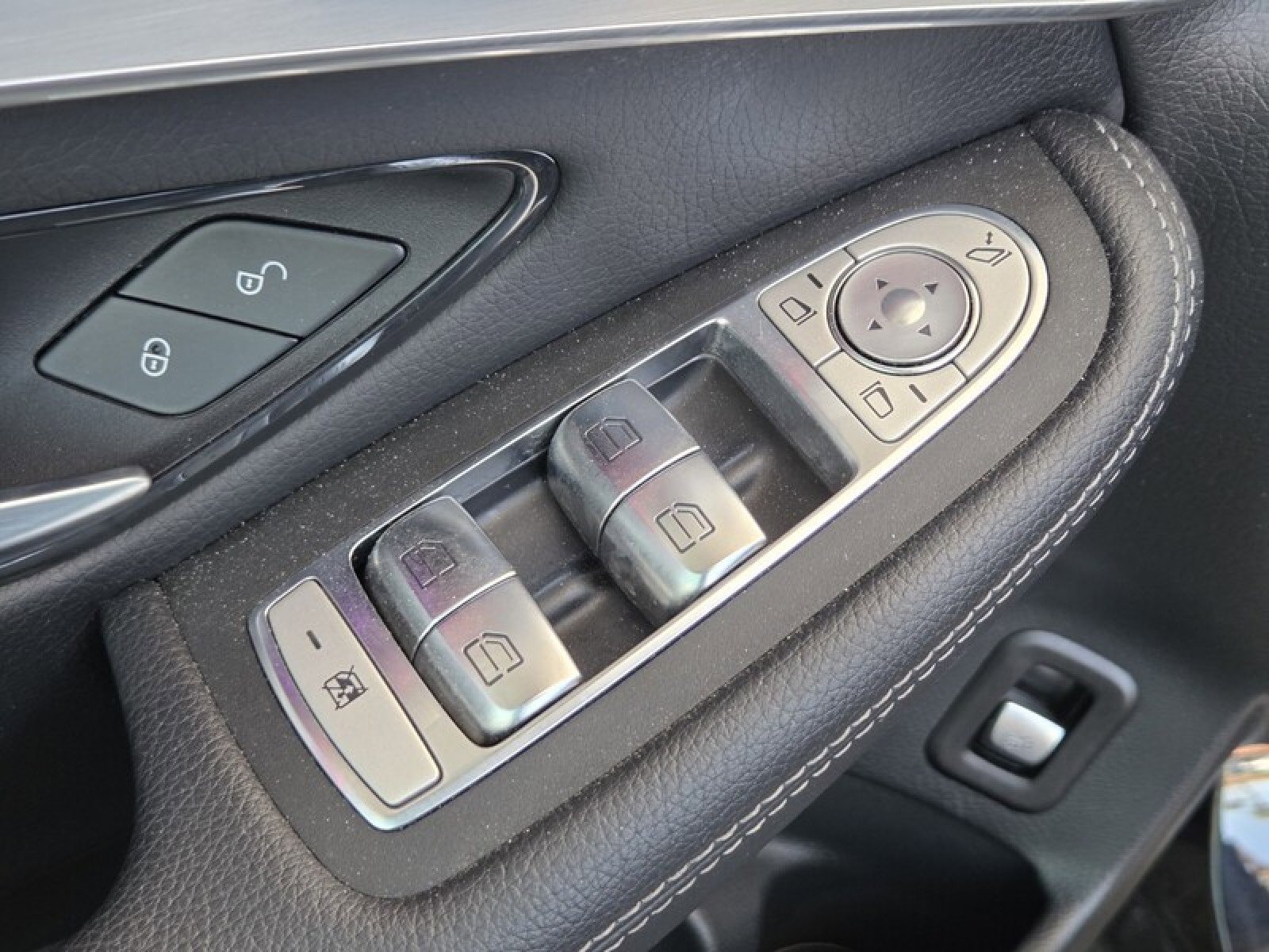 Certified 2020 Mercedes-Benz GLC 300 image 24