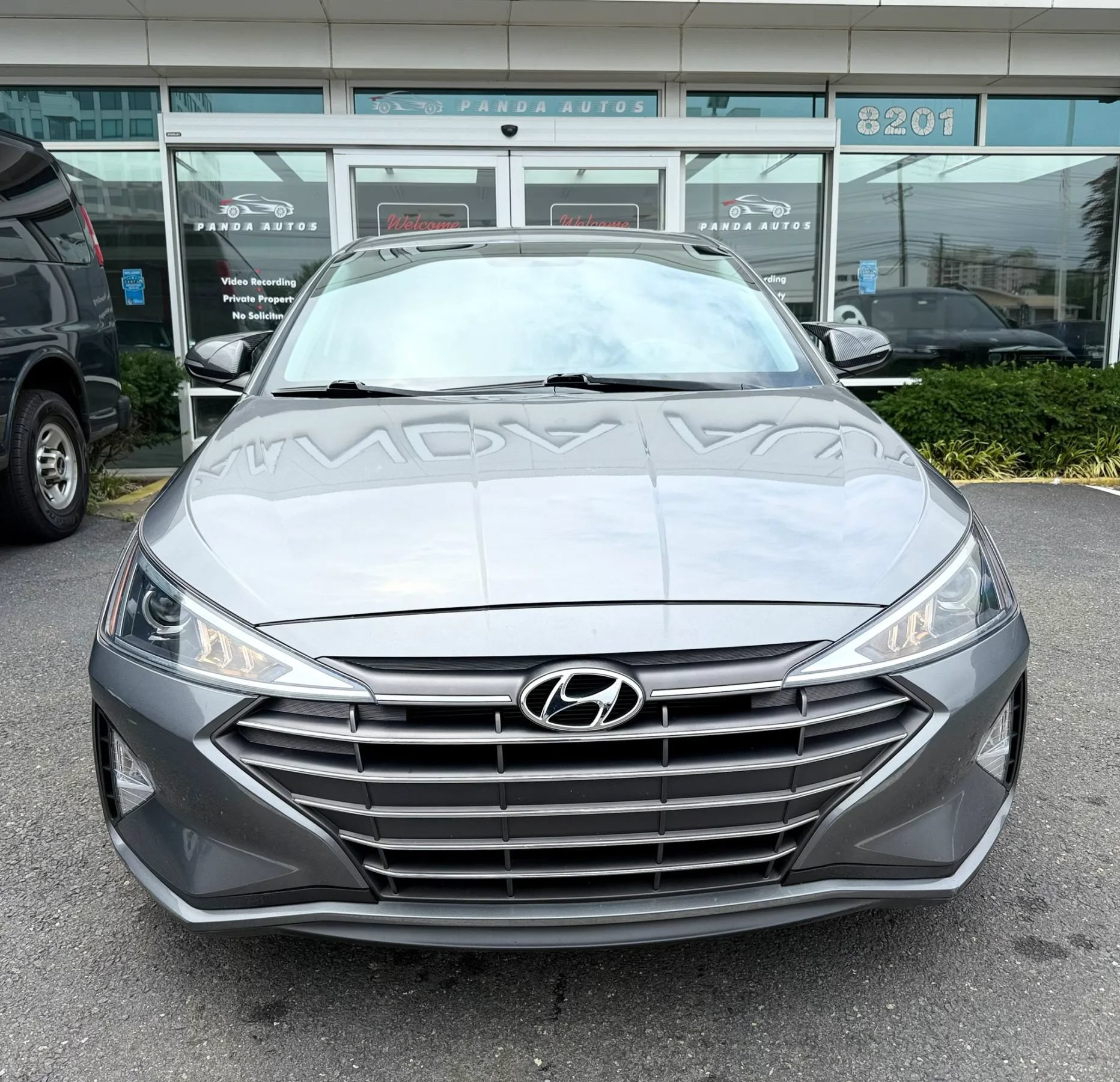 Used 2019 Hyundai Elantra SE w/ Cargo Package FWD image 2