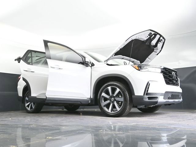 Used 2025 Honda Pilot Touring image 42
