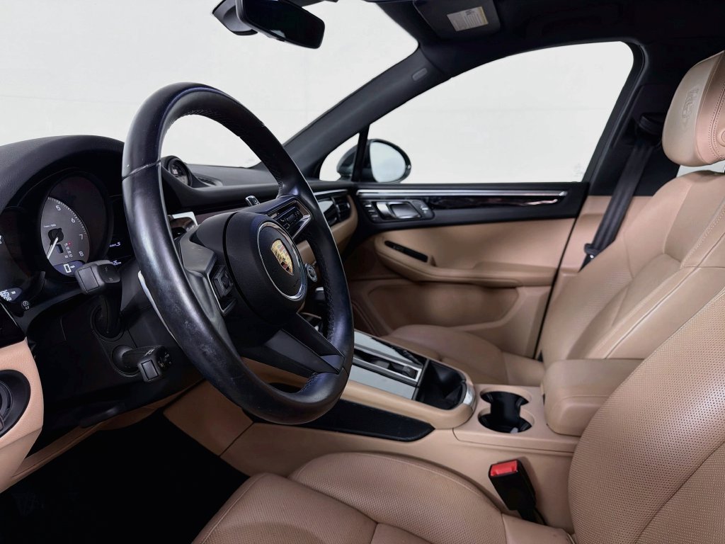 Certified 2023 Porsche Macan S AWD/4WD image 4