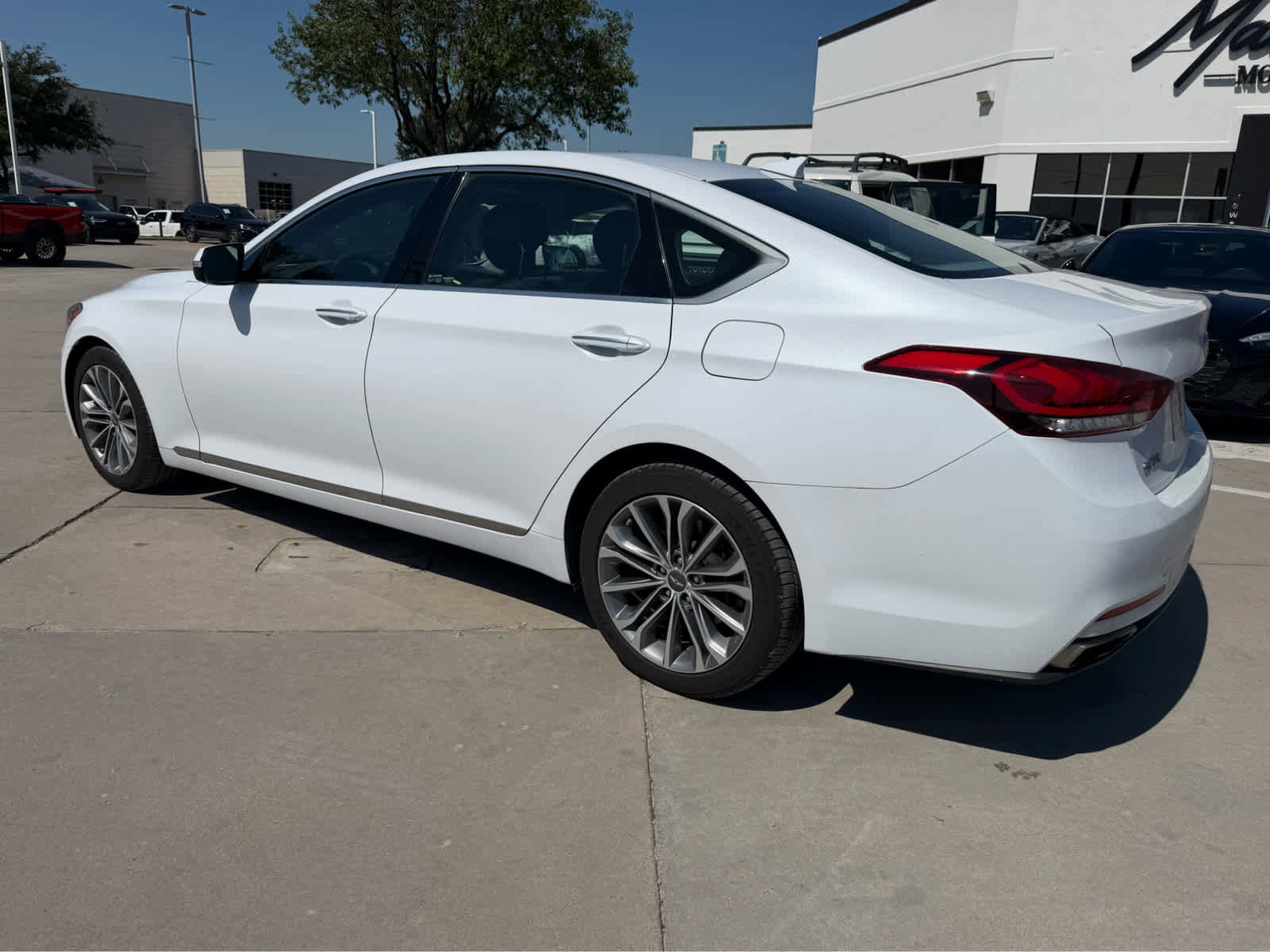 Used 2016 Hyundai Genesis 3.8 RWD image 2