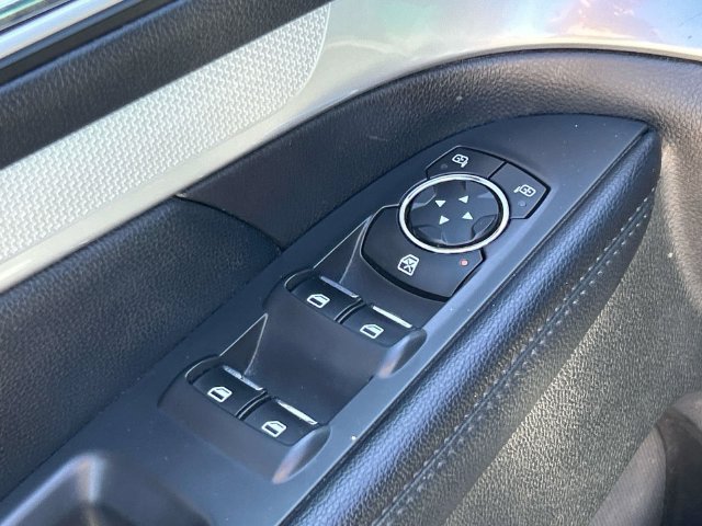 Used 2016 Ford Explorer XLT w/ Equipment Group 201A AWD/4WD image 27