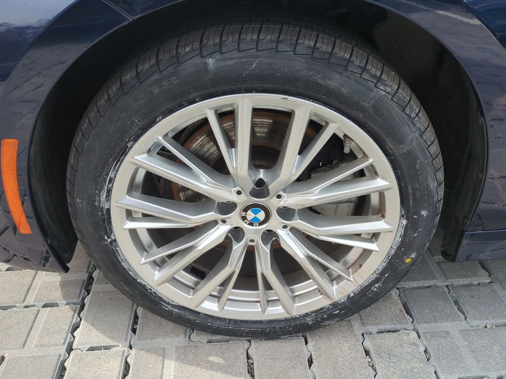 Used 2023 BMW 330i xDrive Sedan w/ Premium Package image 10