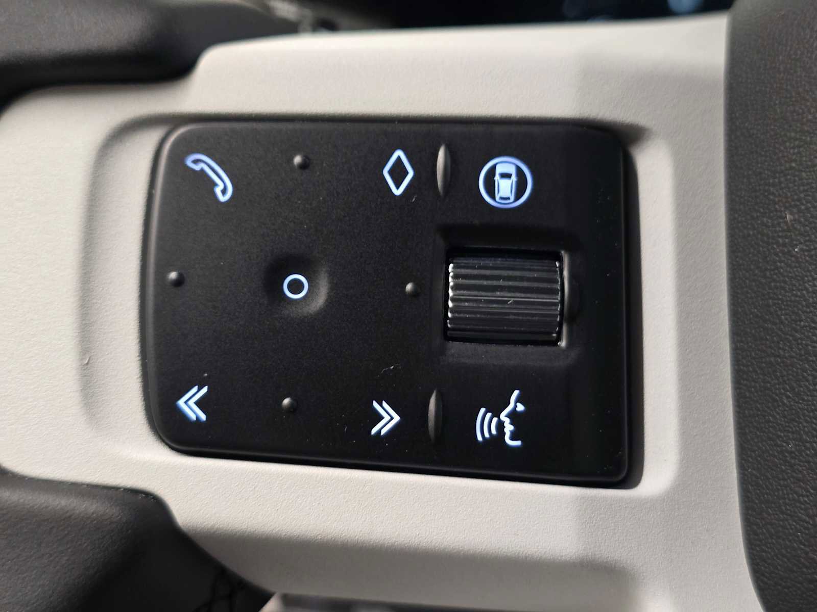 New 2026 Land Rover Defender 110 X-Dynamic SE AWD/4WD image 31