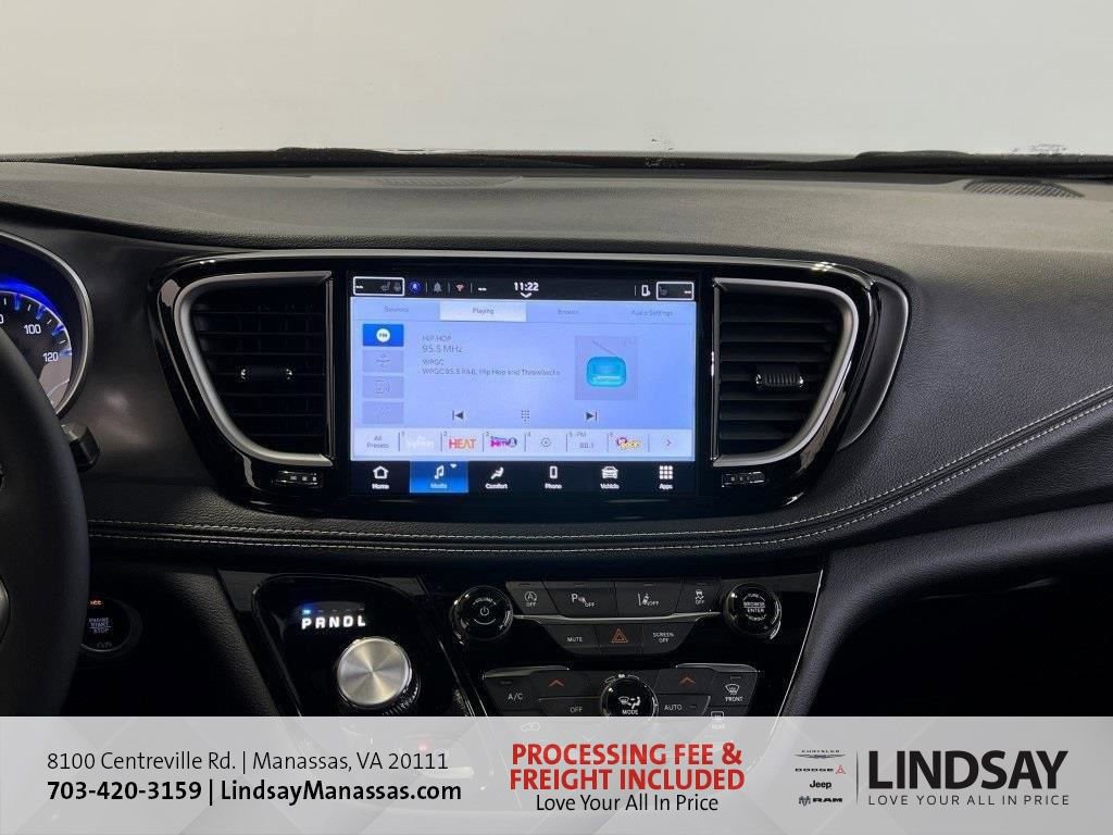 New 2026 Chrysler Pacifica Select image 17