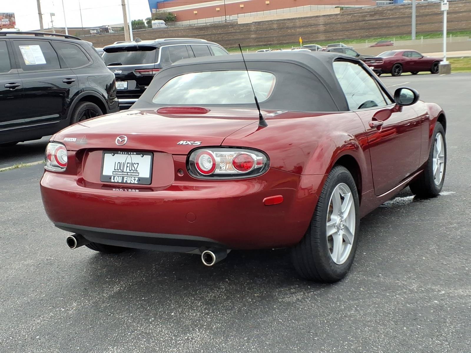 Used 2006 MAZDA MX-5 Miata RWD image 25