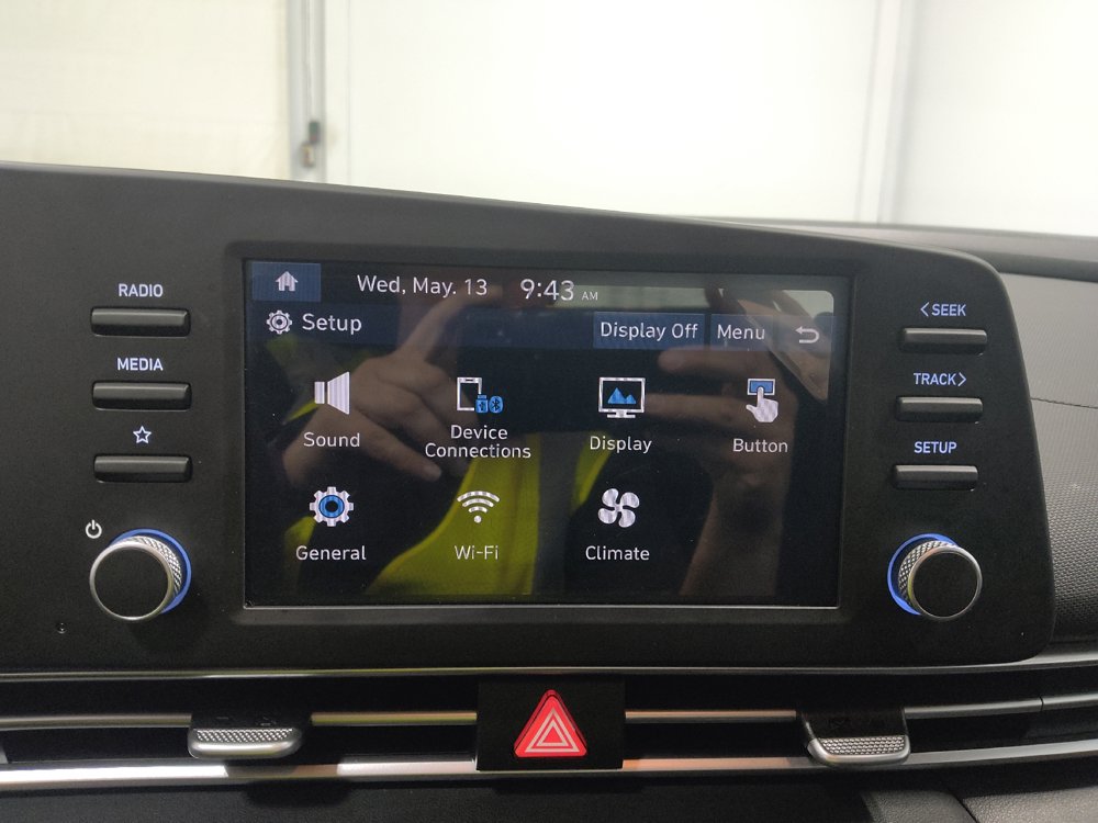 Used 2025 Hyundai Elantra SE FWD image 25