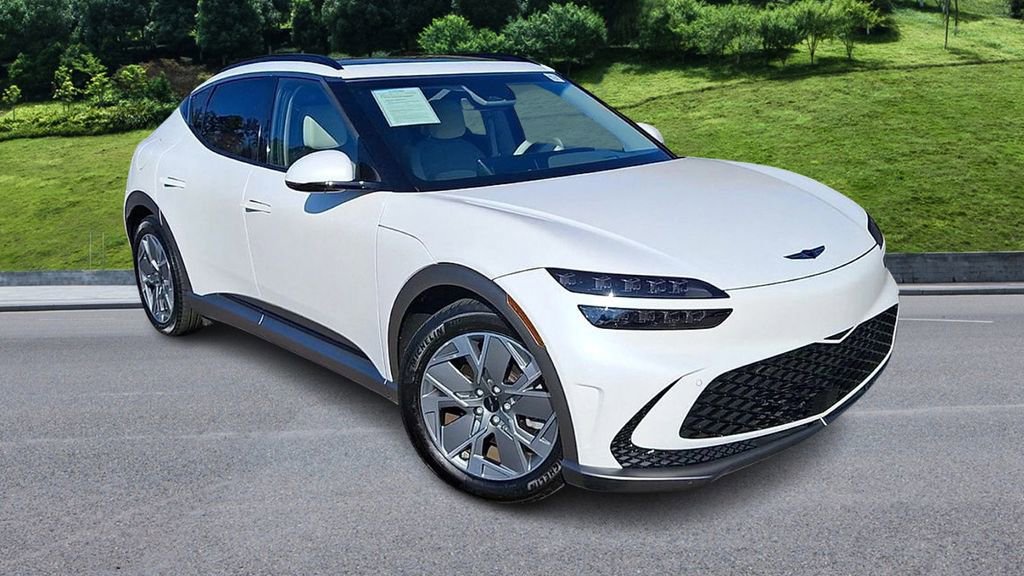 Used 2025 Genesis GV60 RWD image 2