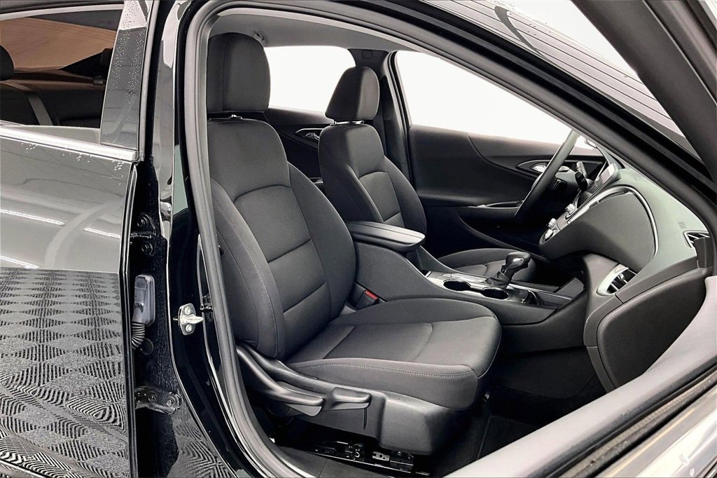 Used 2022 Chevrolet Malibu LT image 7