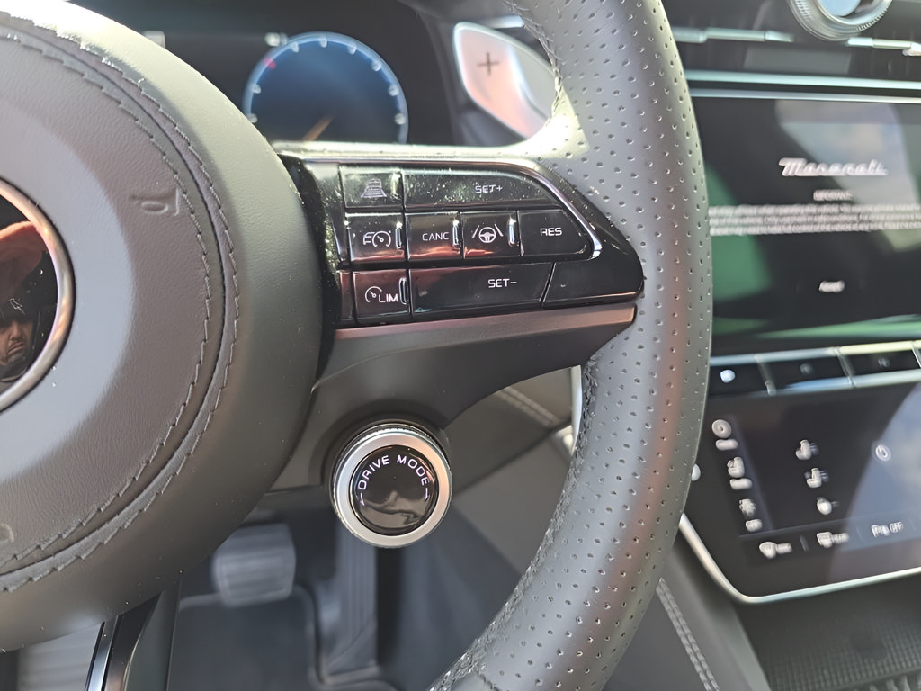 New 2025 Maserati Grecale Modena AWD/4WD image 32