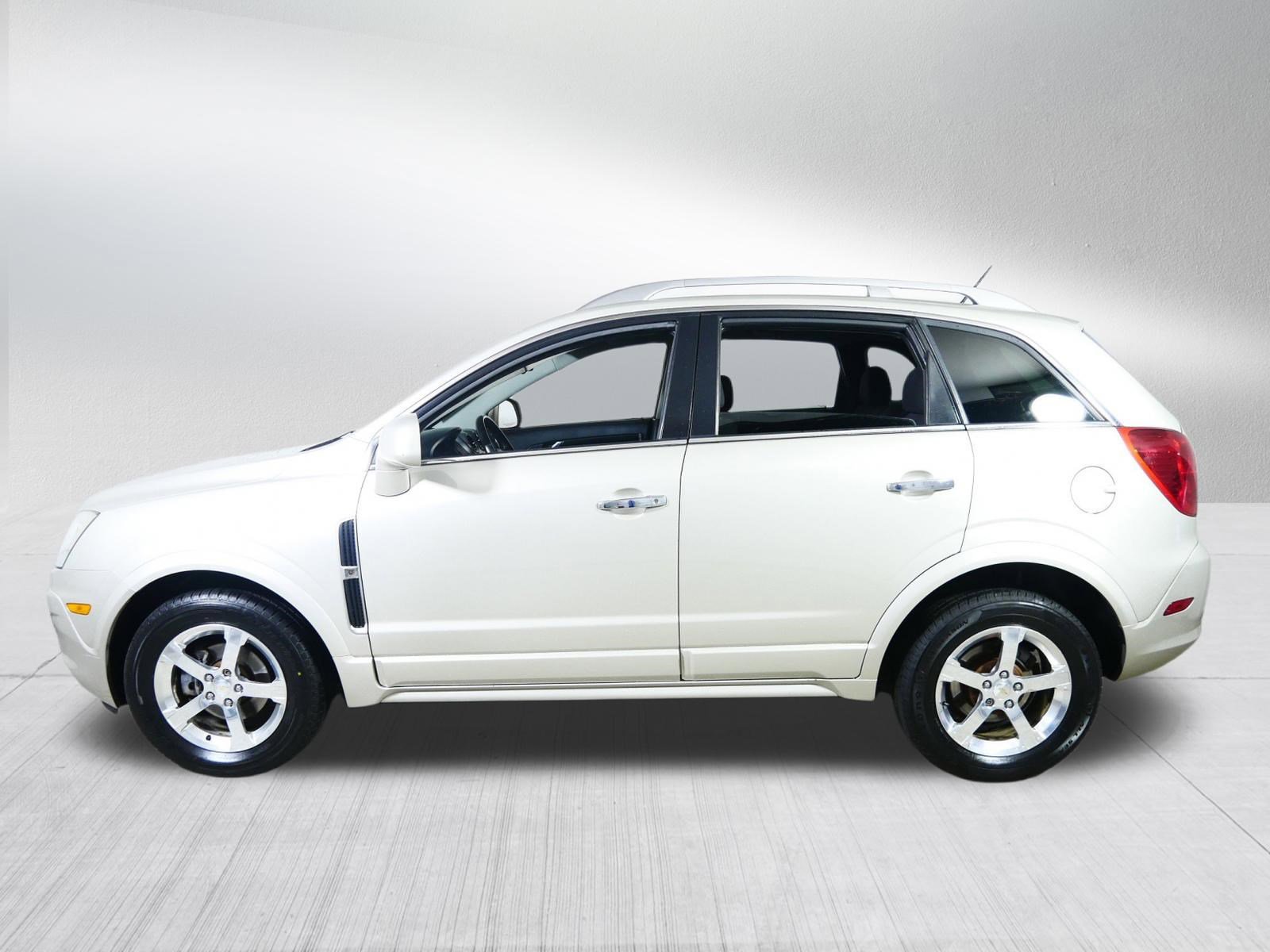 Used 2014 Chevrolet Captiva Sport LT FWD image 4