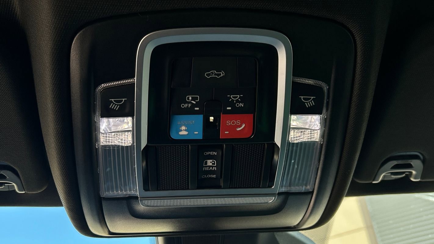 Used 2025 RAM 1500 Limited AWD/4WD image 39