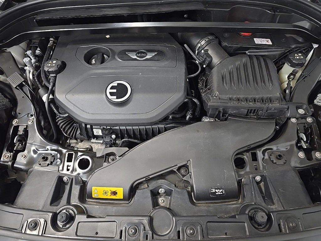 Used 2023 MINI Cooper Countryman SE w/ Storage Package image 13