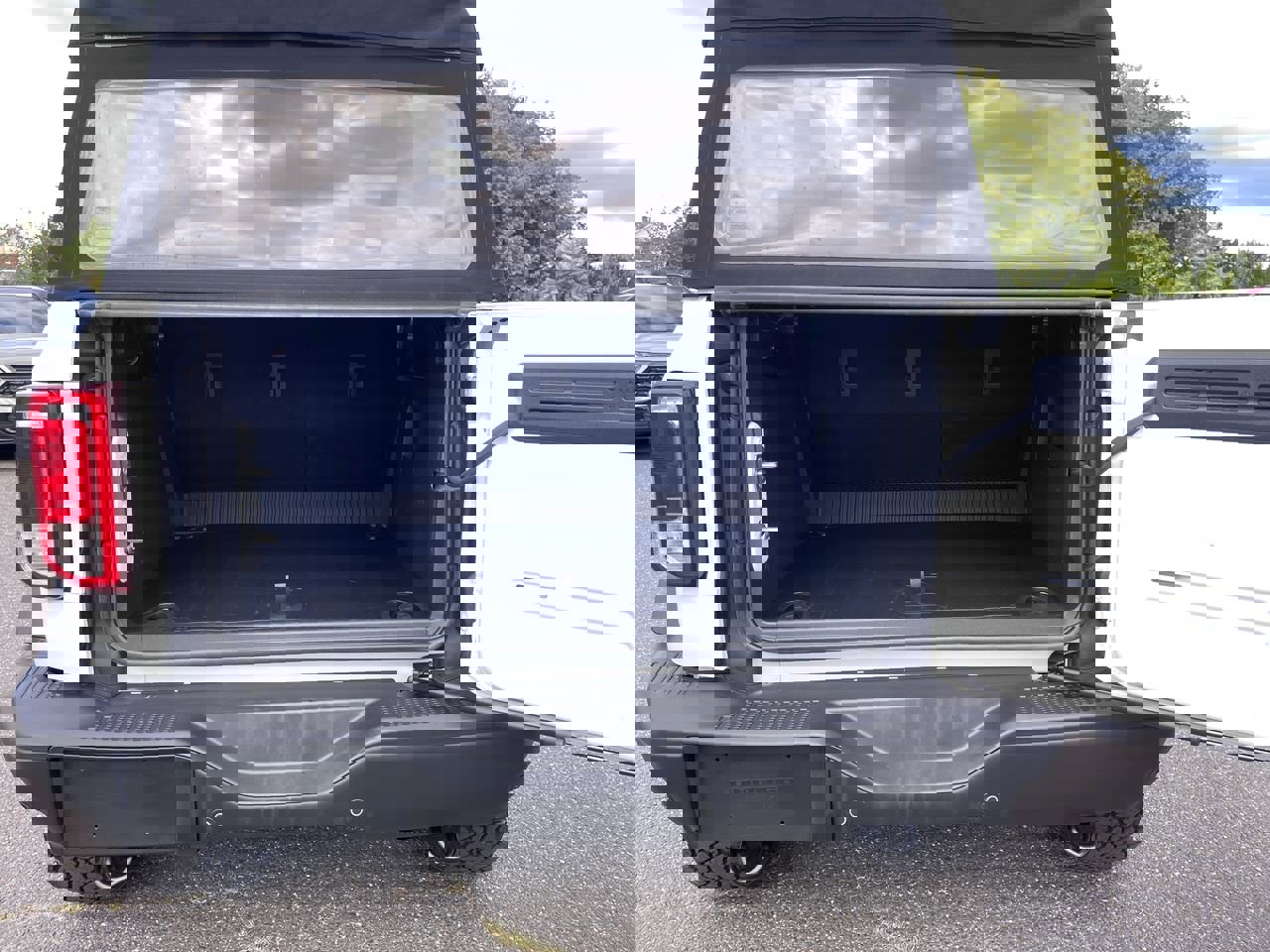 Used 2021 Ford Bronco Black Diamond image 11