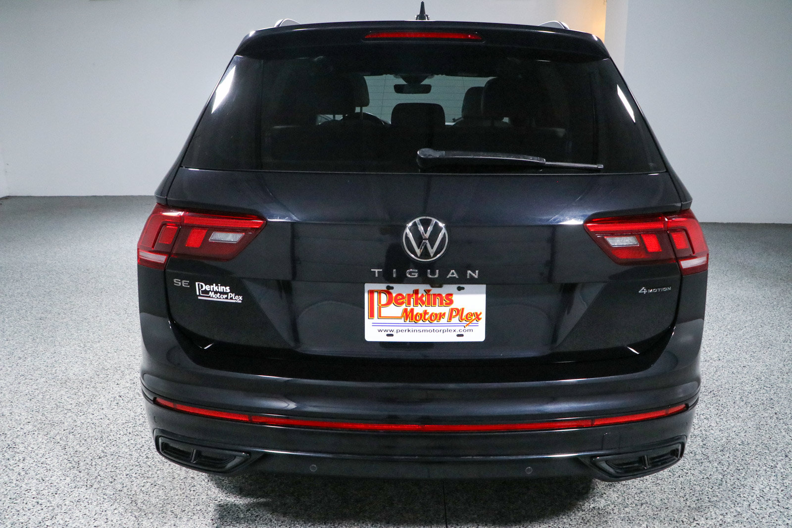 Used 2022 Volkswagen Tiguan SE R-Line AWD/4WD image 8