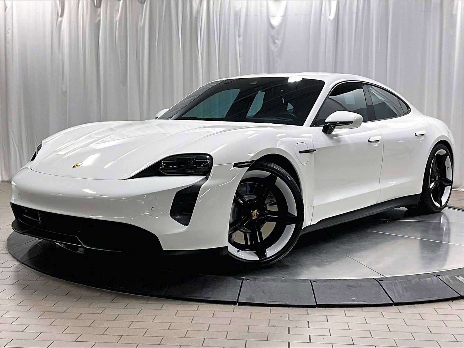 Used 2022 Porsche Taycan video 1