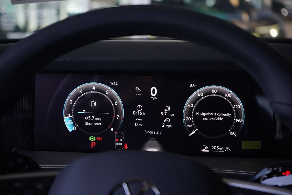 New 2026 Volkswagen Tiguan SE R-Line AWD/4WD image 10