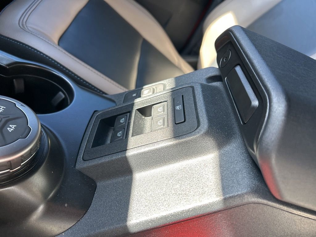 Used 2023 Ford Bronco Wildtrak image 34