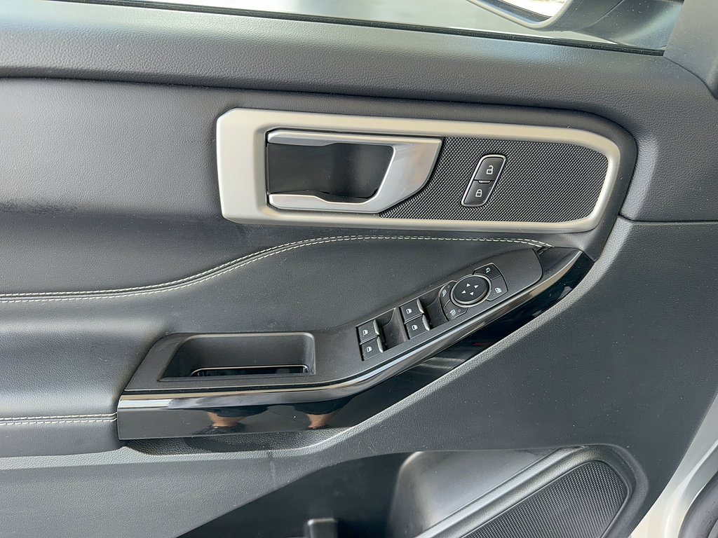 Certified 2022 Ford Explorer ST w/ ST Street Pack RWD image 9