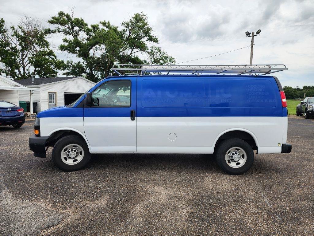 Used 2019 Chevrolet Express 2500 w/ Driver Convenience Package RWD image 9