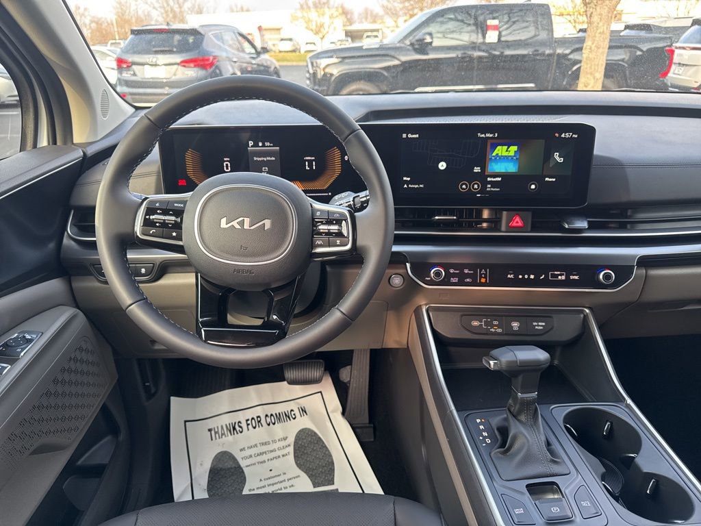 New 2026 Kia Carnival image 2